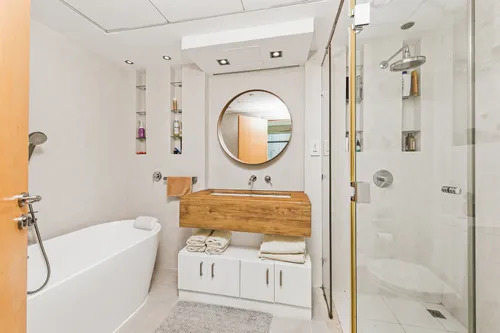 2 Bedrooms Apartment in Fairfield Tower