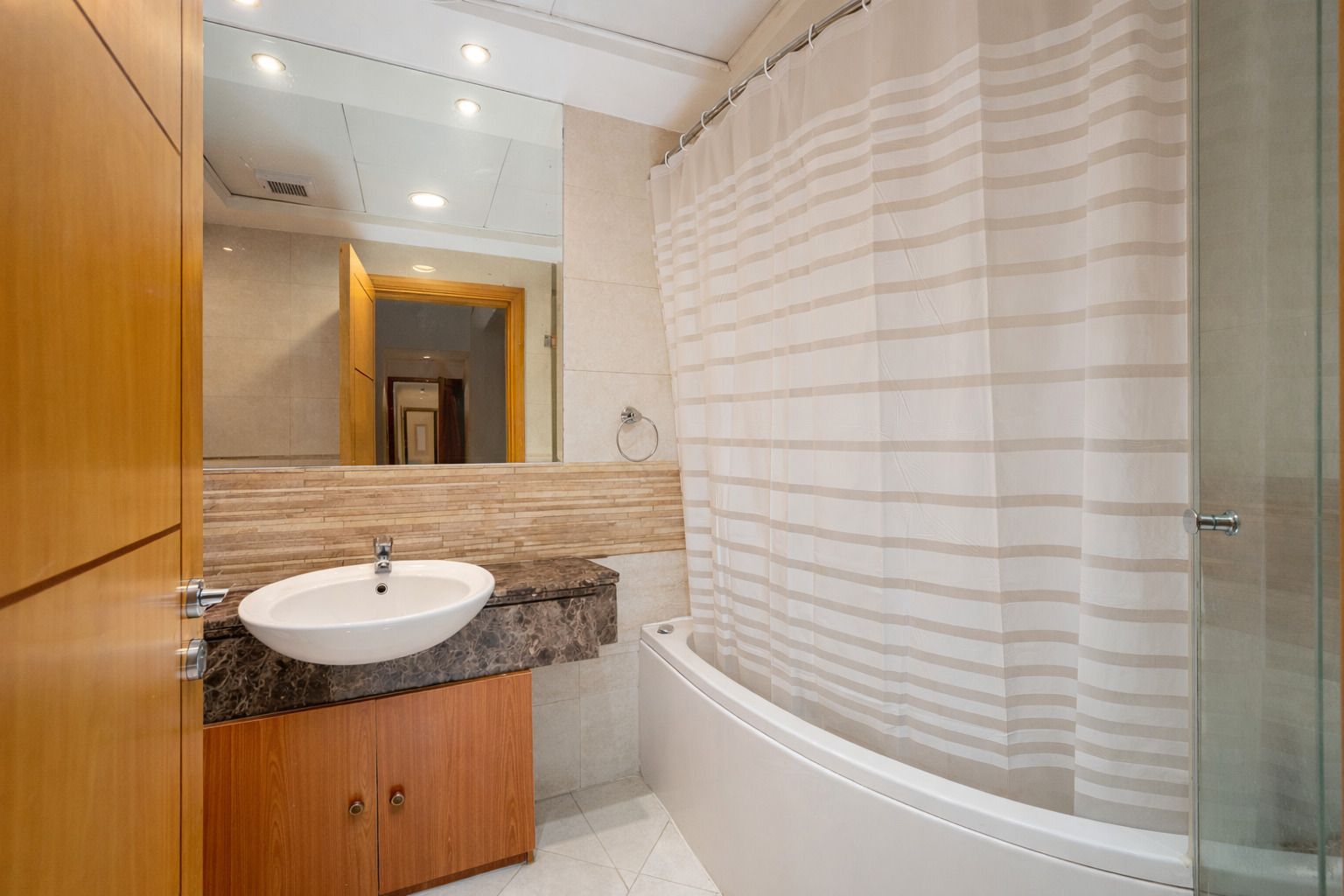 3 Bedrooms Apartment in Trident Waterfront