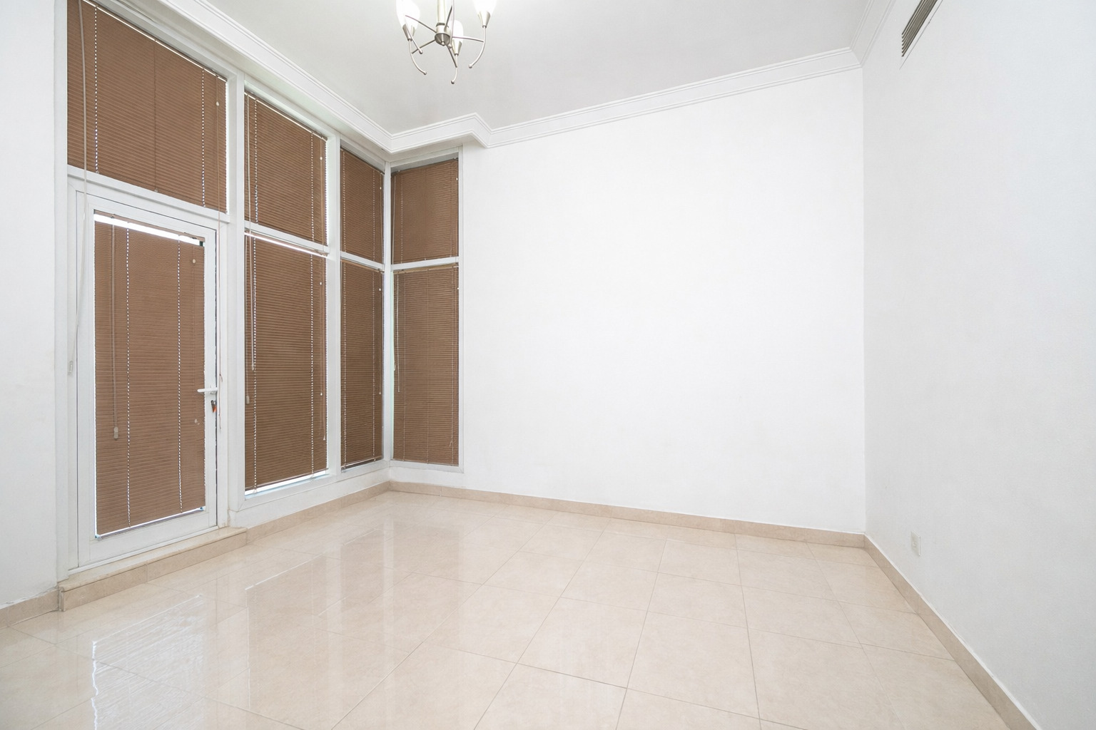 3 Bedrooms Apartment in Trident Waterfront