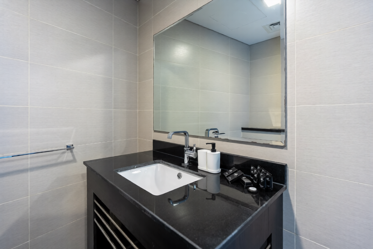  Apartment in Cayan Tower