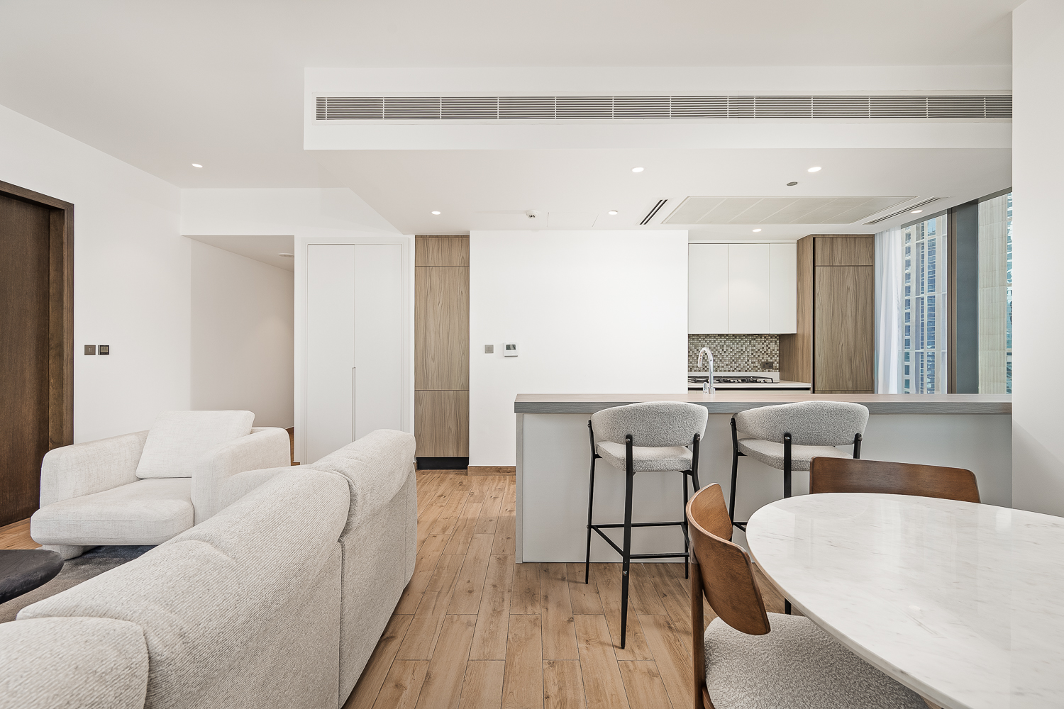 2 Bedrooms Apartment in Jumeirah Living Marina Gate