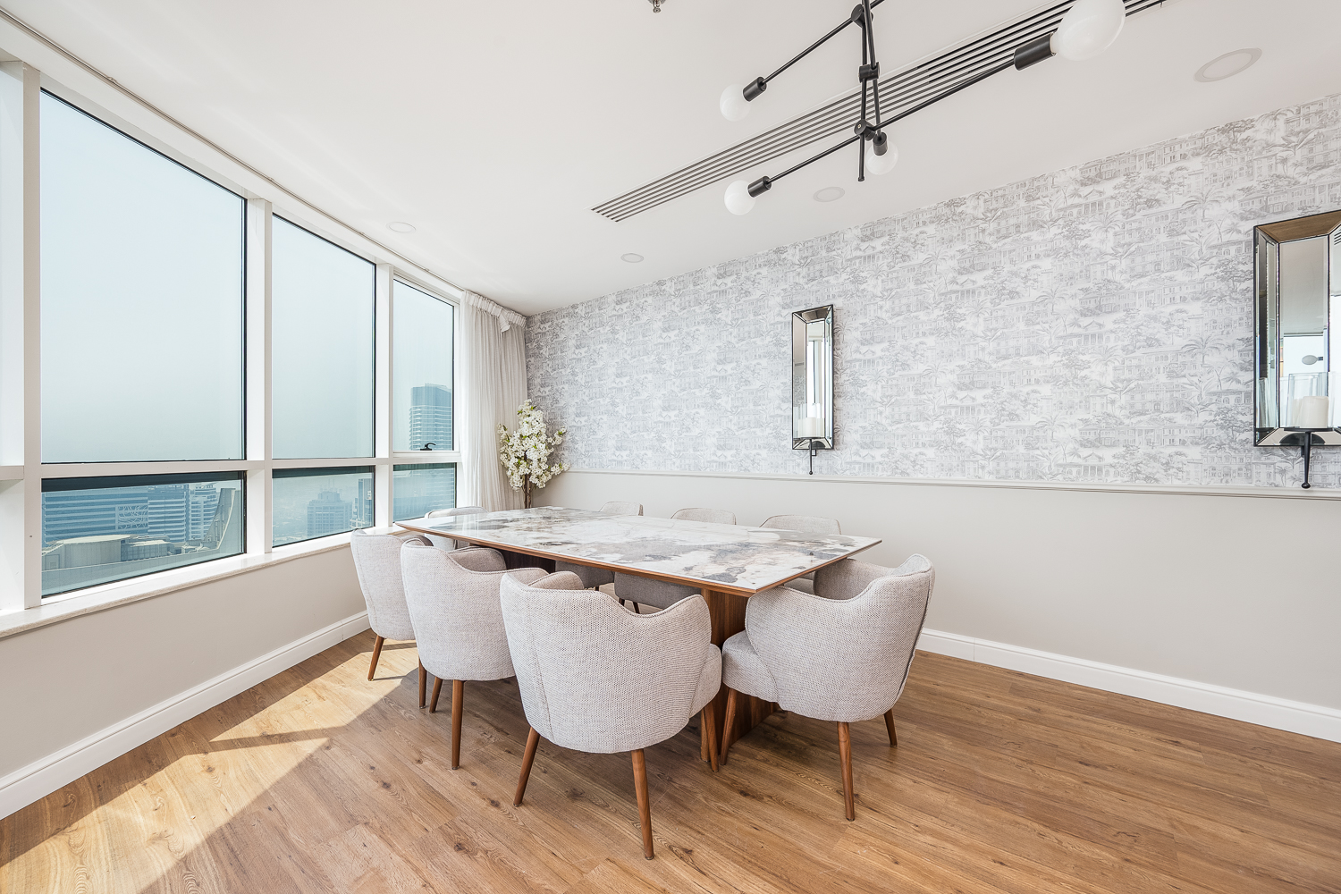 4 Bedrooms Apartment in Horizon Tower