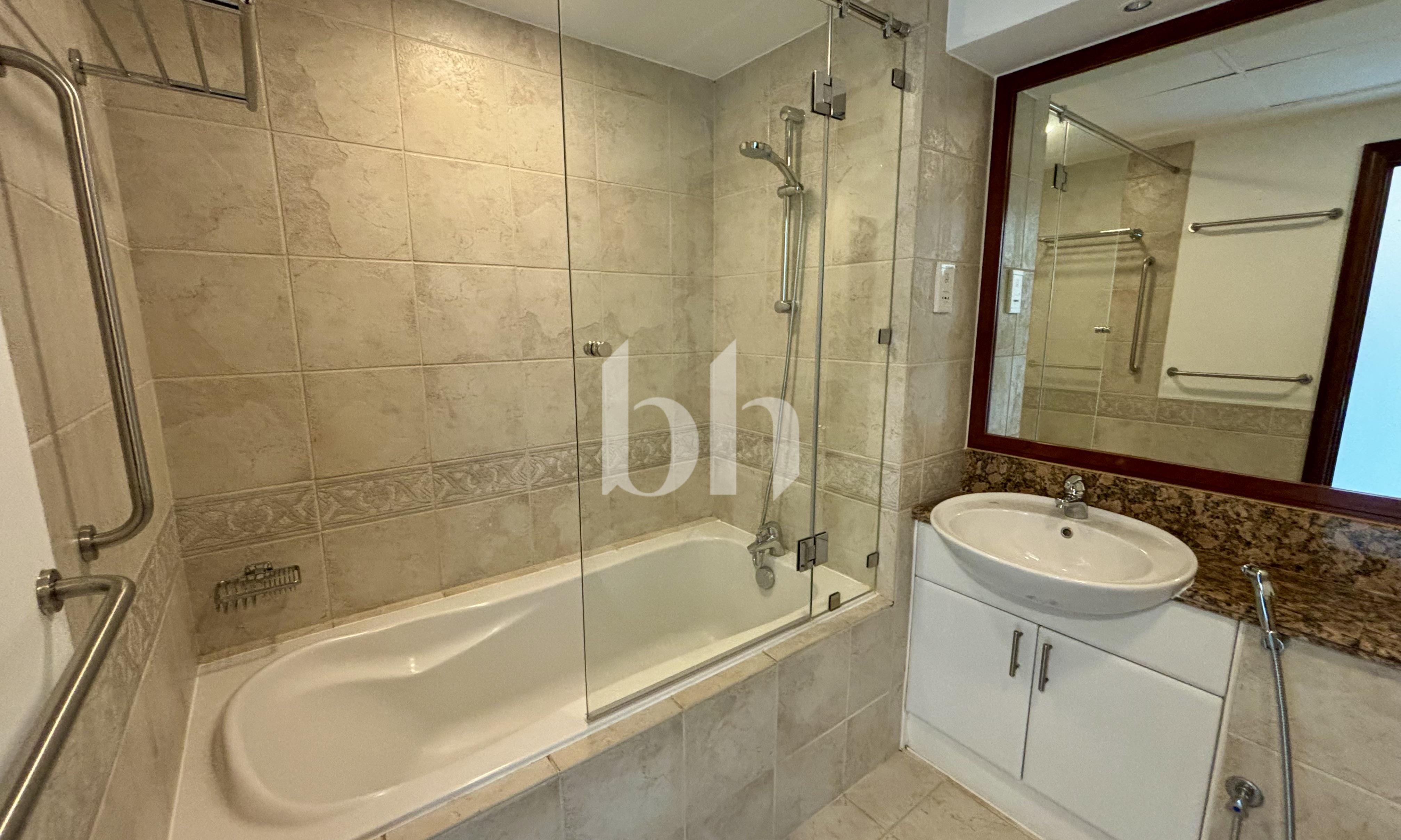 2 Bedrooms Apartment in Murjan Tower