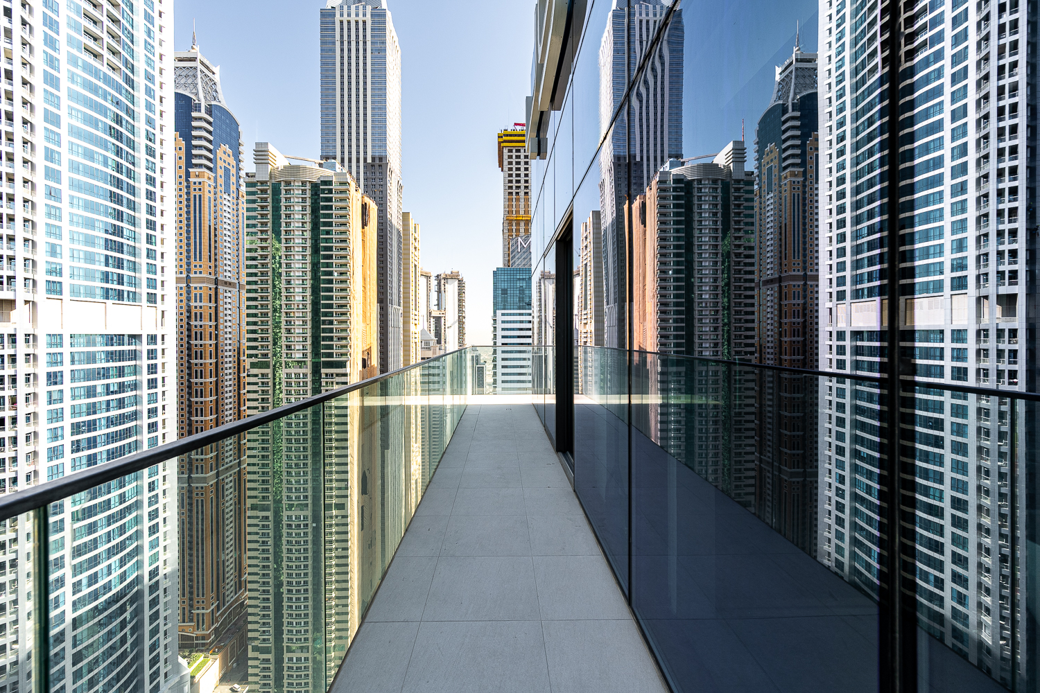 4 Bedrooms Penthouse in Marina Gate 1