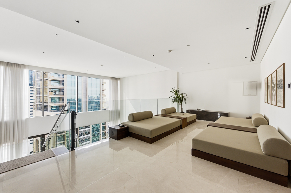 4 Bedrooms Penthouse in Marina Gate 1