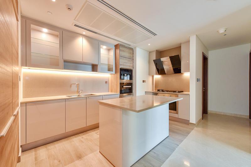 4 Bedrooms Penthouse in Marina Gate 1