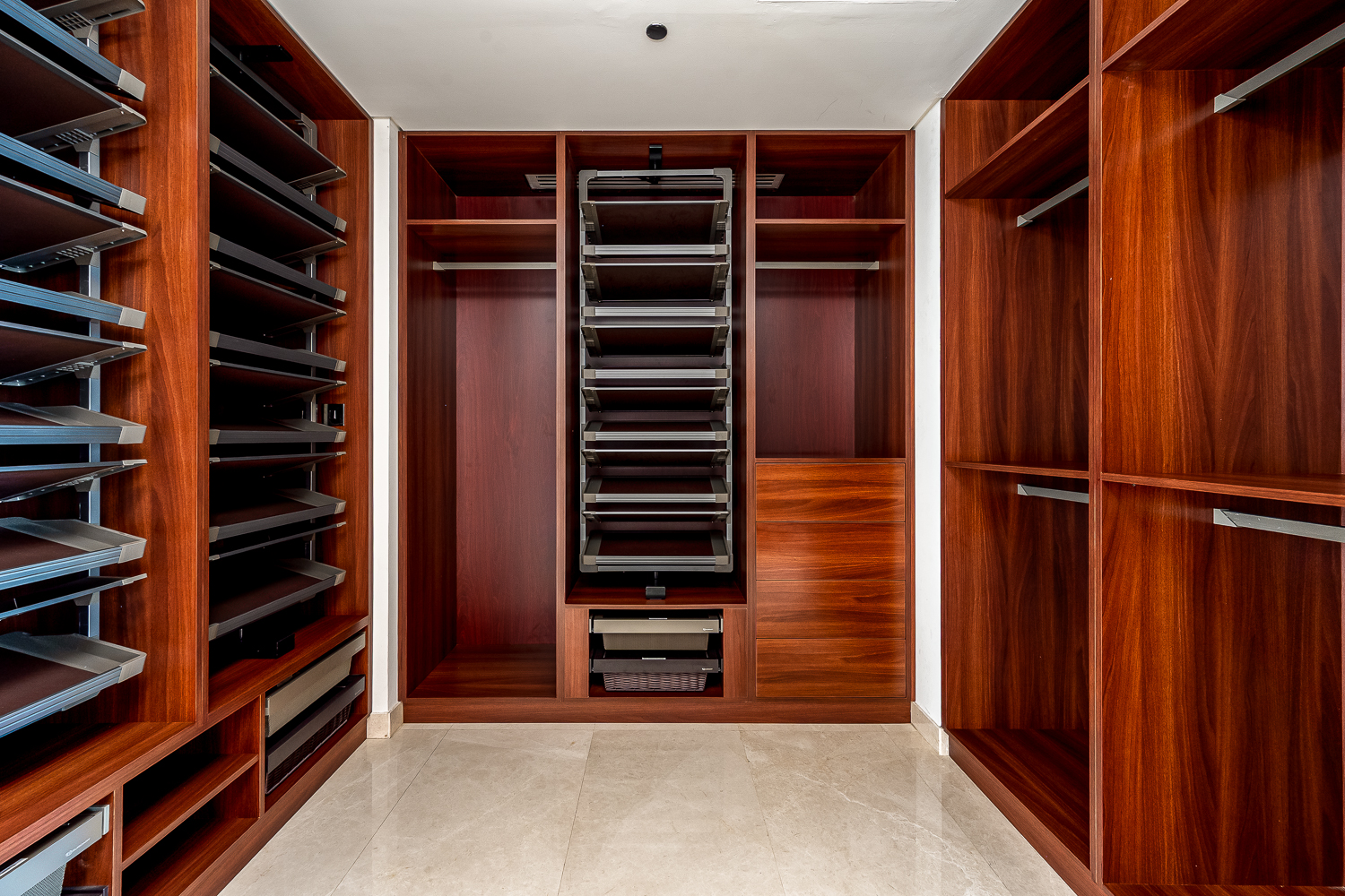 4 Bedrooms Penthouse in Marina Gate 1