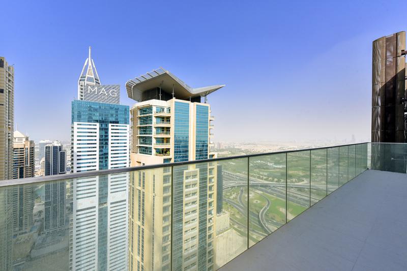 4 Bedrooms Penthouse in Marina Gate 1