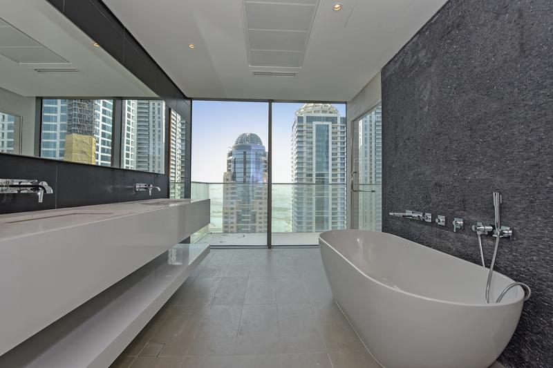 4 Bedrooms Penthouse in Marina Gate 1