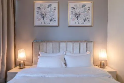 2 Bedrooms Apartment in Trident Grand Residence