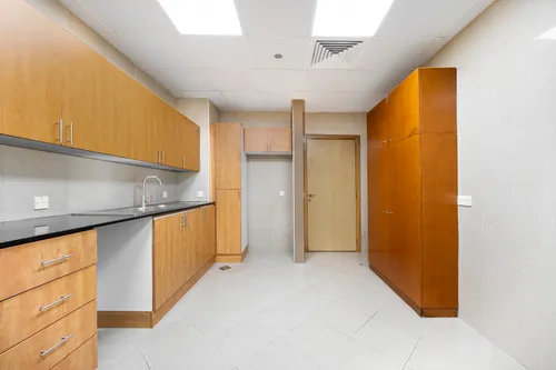 3 Bedrooms Apartment in Marina Crown