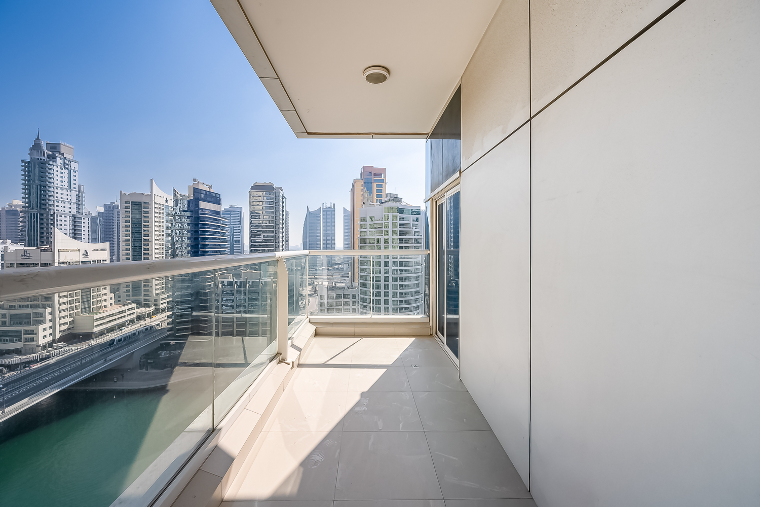 2 Bedrooms Apartment in Continental Tower