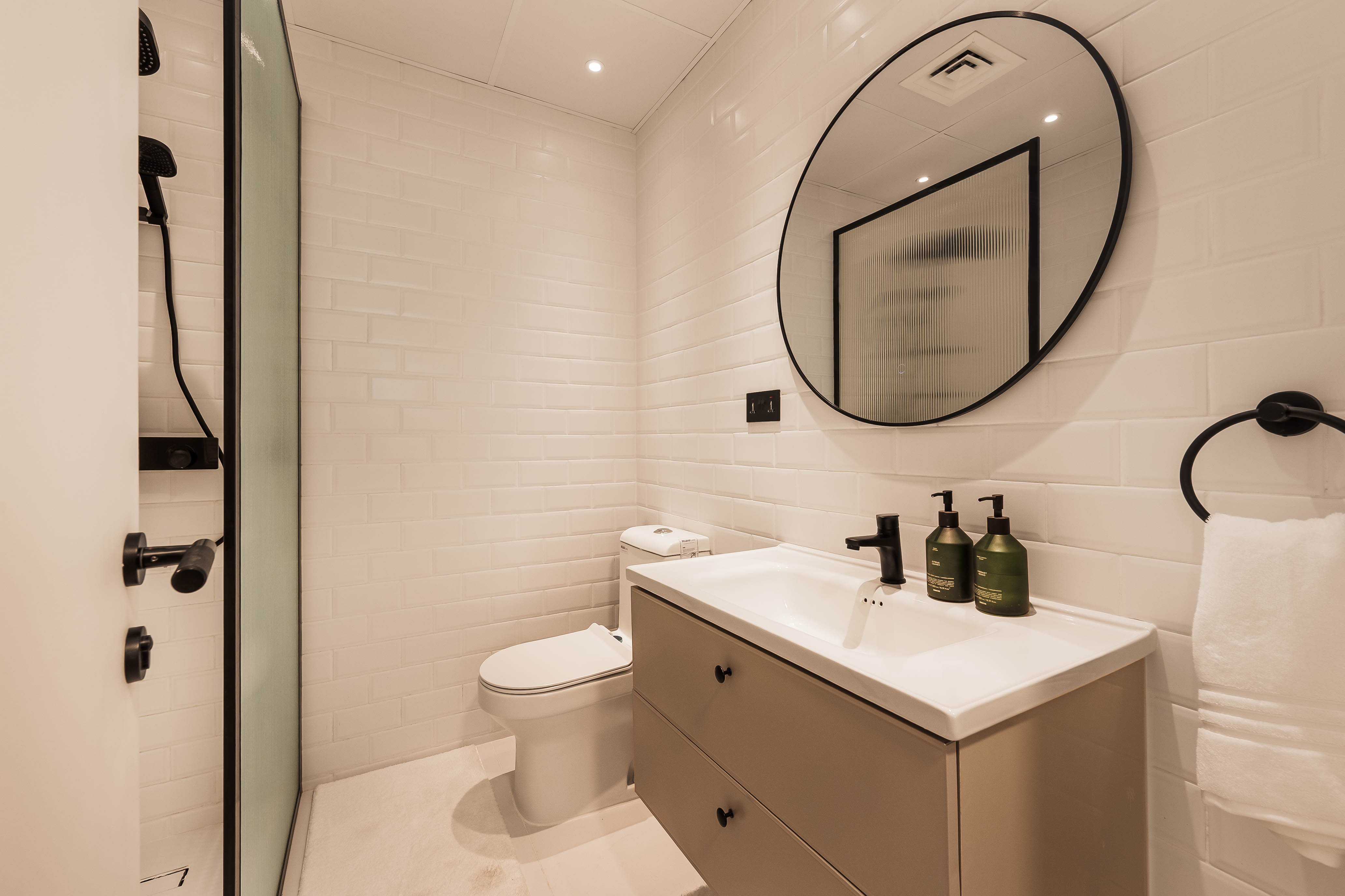 1 Bedroom Apartment in Escan Tower