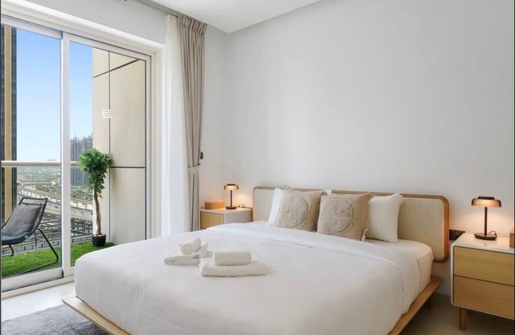 1 Bedroom Apartment in West Avenue Tower