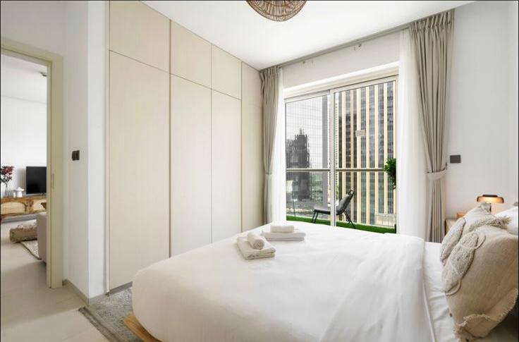 1 Bedroom Apartment in West Avenue Tower