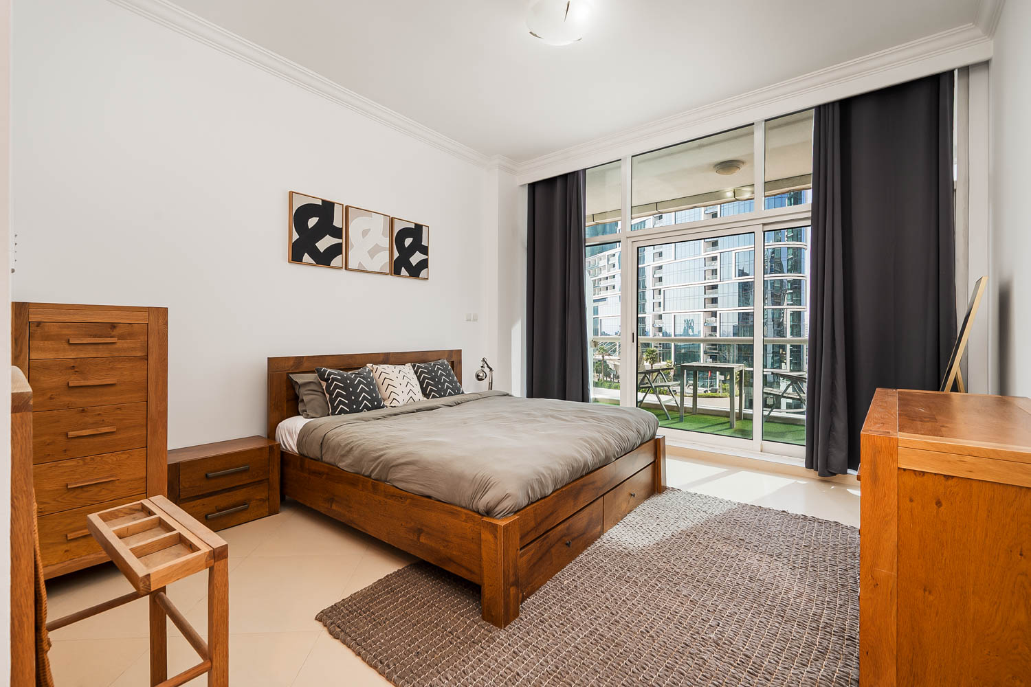 3 Bedrooms Apartment in Dorra Bay