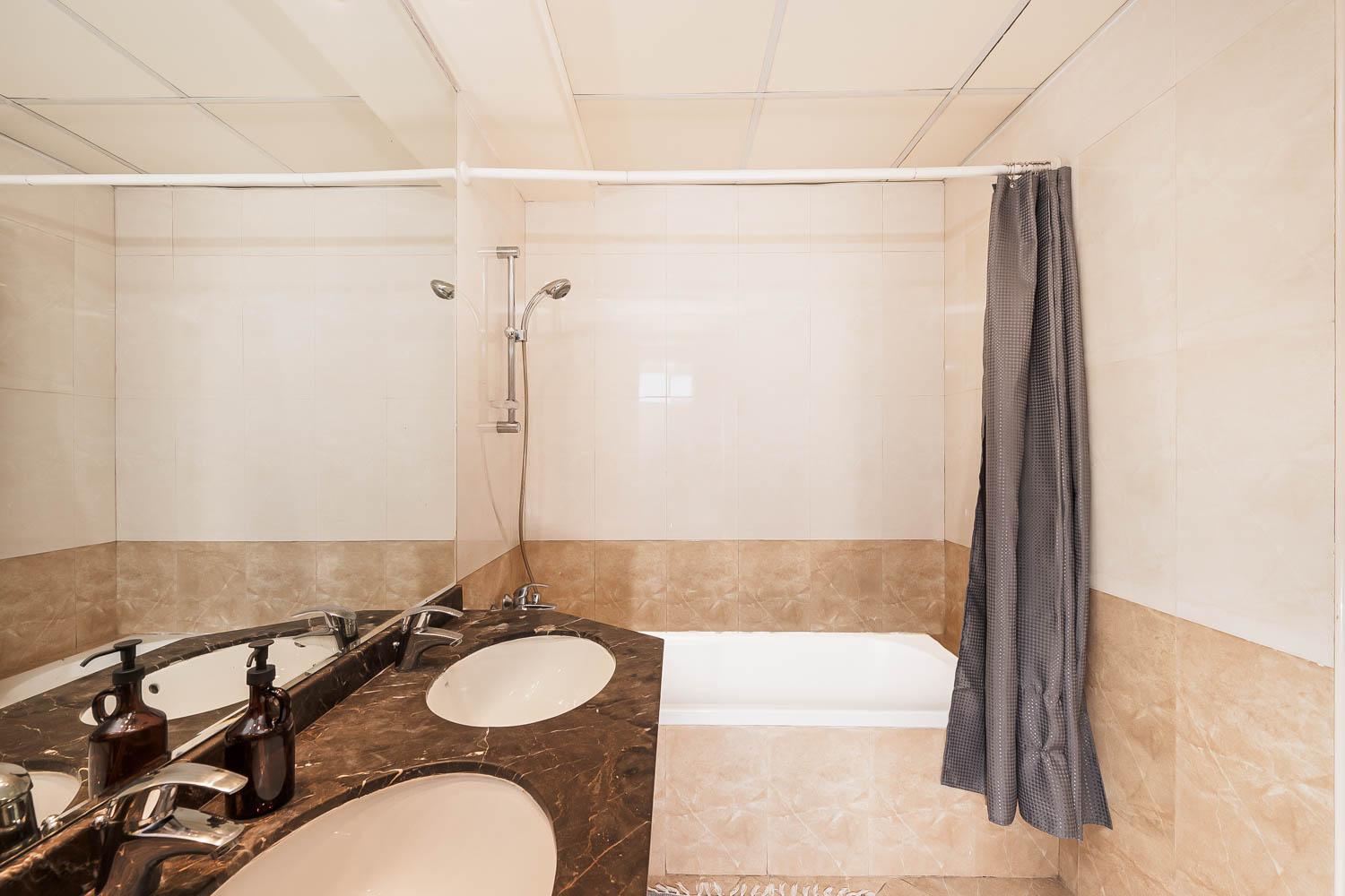 3 Bedrooms Apartment in Dorra Bay