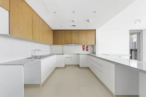 3 Bedrooms Apartment in 5242 Tower 2