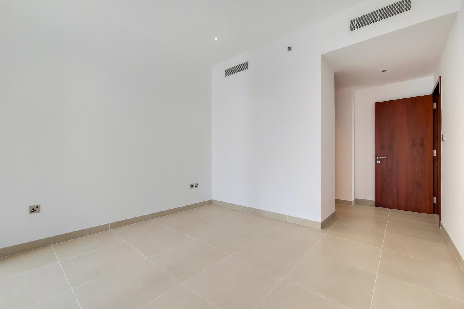 3 Bedrooms Apartment in Marina Gate 1