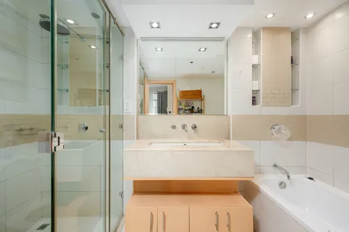 2 Bedrooms Apartment in Blakely Tower