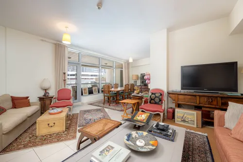 2 Bedrooms Apartment in Blakely Tower