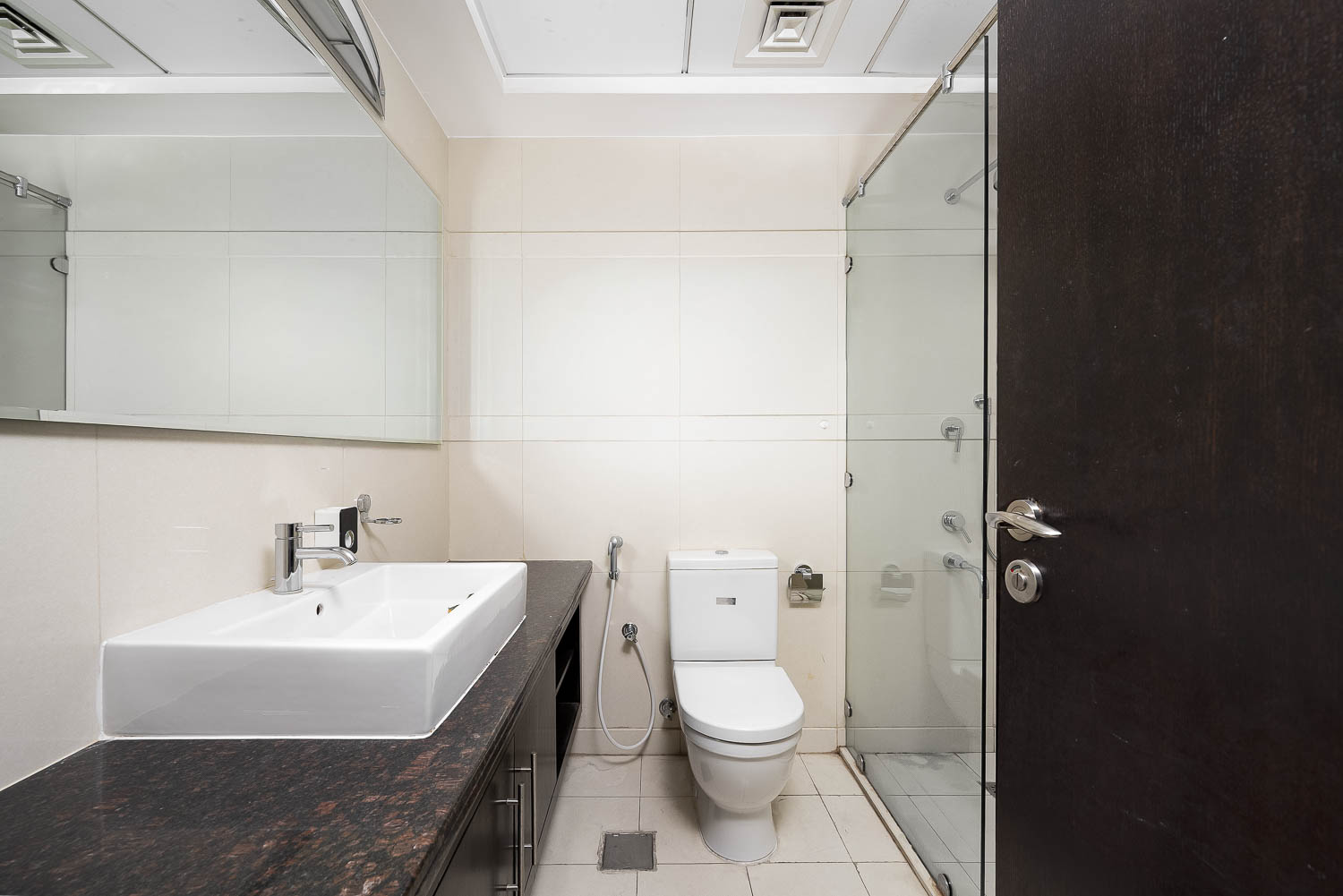 3 Bedrooms Apartment in 23 Marina