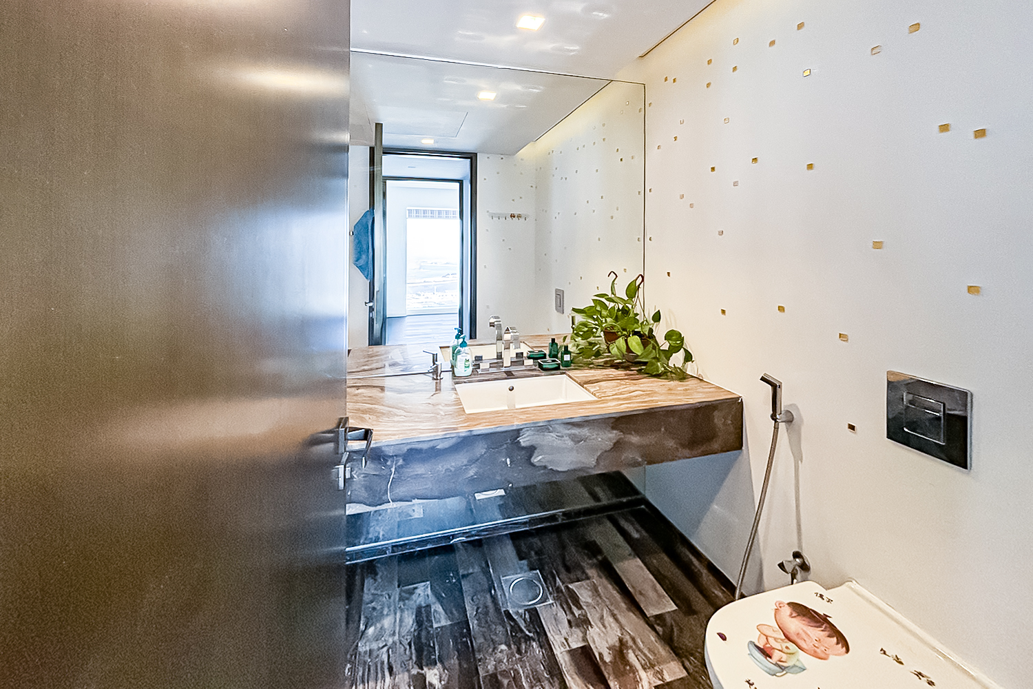 2 Bedrooms Apartment in Damac Heights