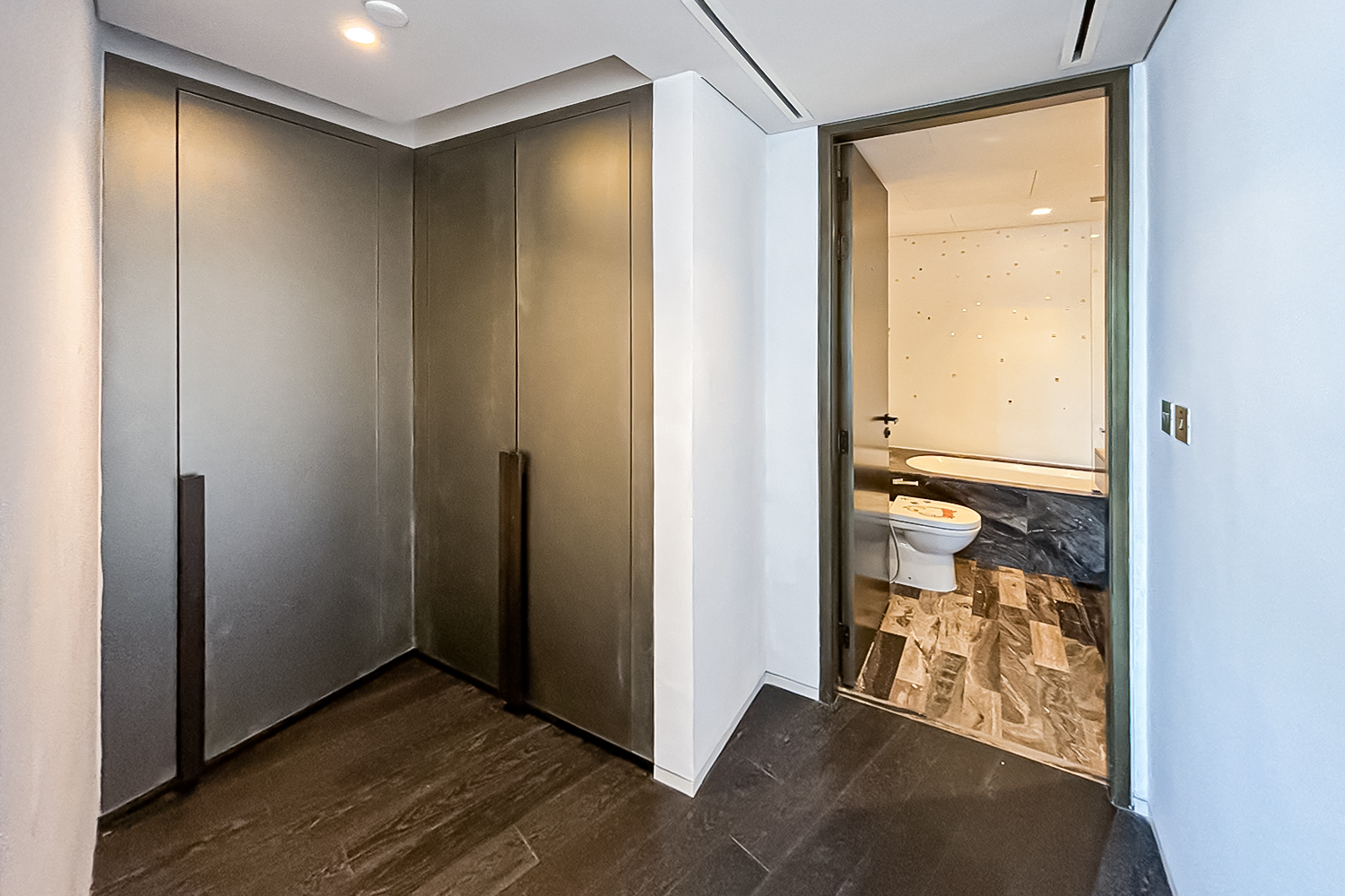 2 Bedrooms Apartment in Damac Heights