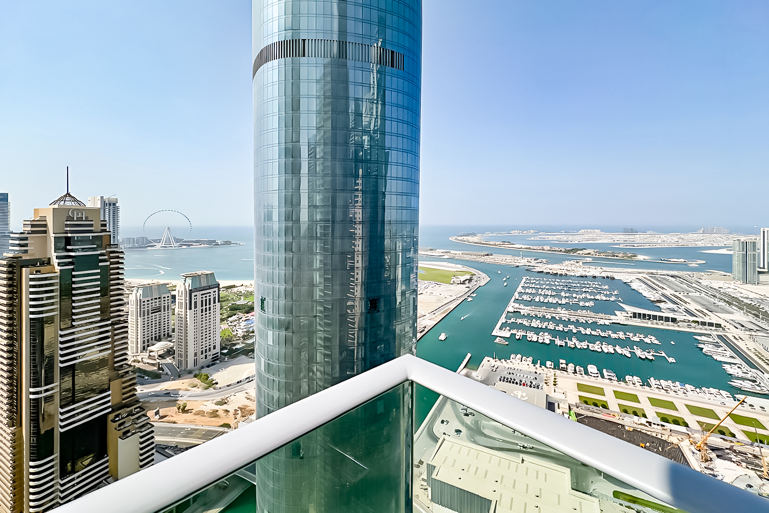 2 Bedrooms Apartment in Damac Heights