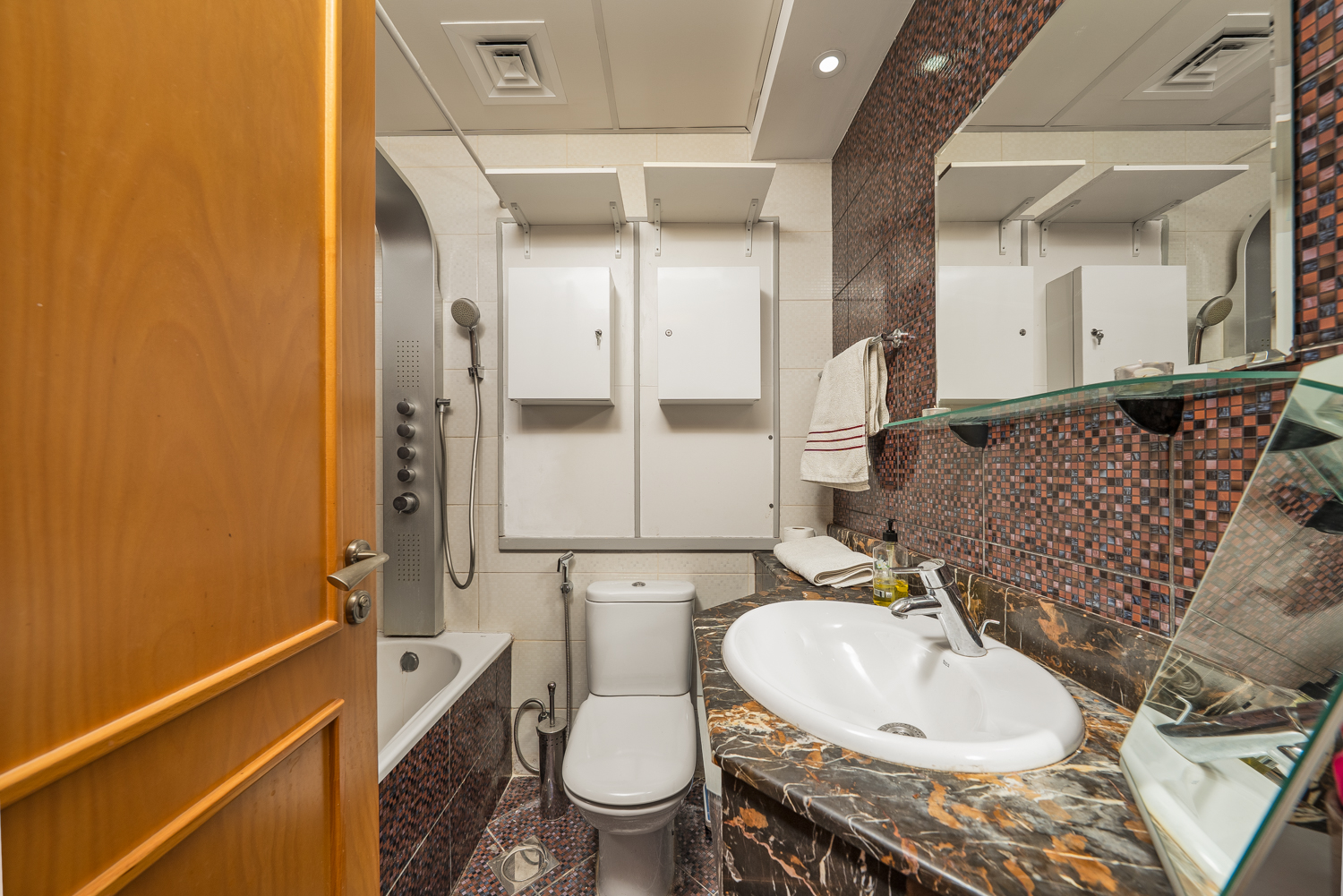  Apartment in Zumurud Tower