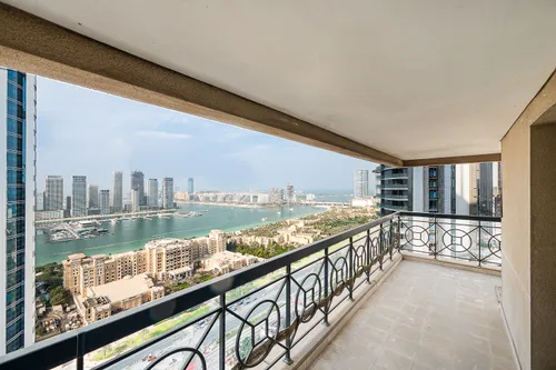 3 Bedrooms Apartment in Al Seef Tower