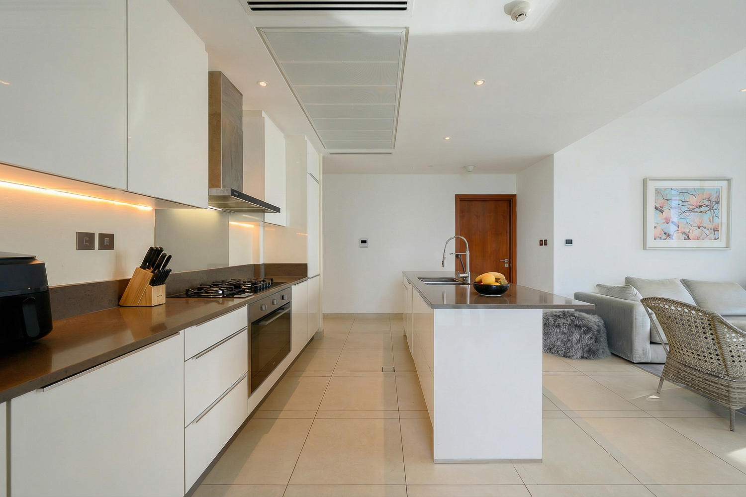 2 Bedrooms Apartment in Marina Gate 2