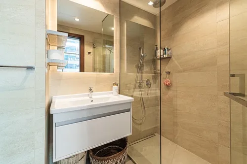 3 Bedrooms Apartment in No.9