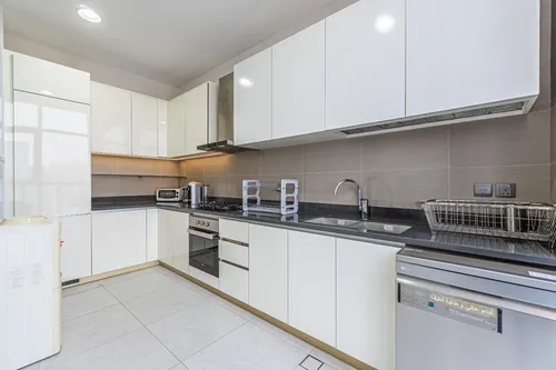 3 Bedrooms Apartment in No.9