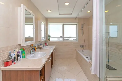 3 Bedrooms Apartment in Trident Bayside