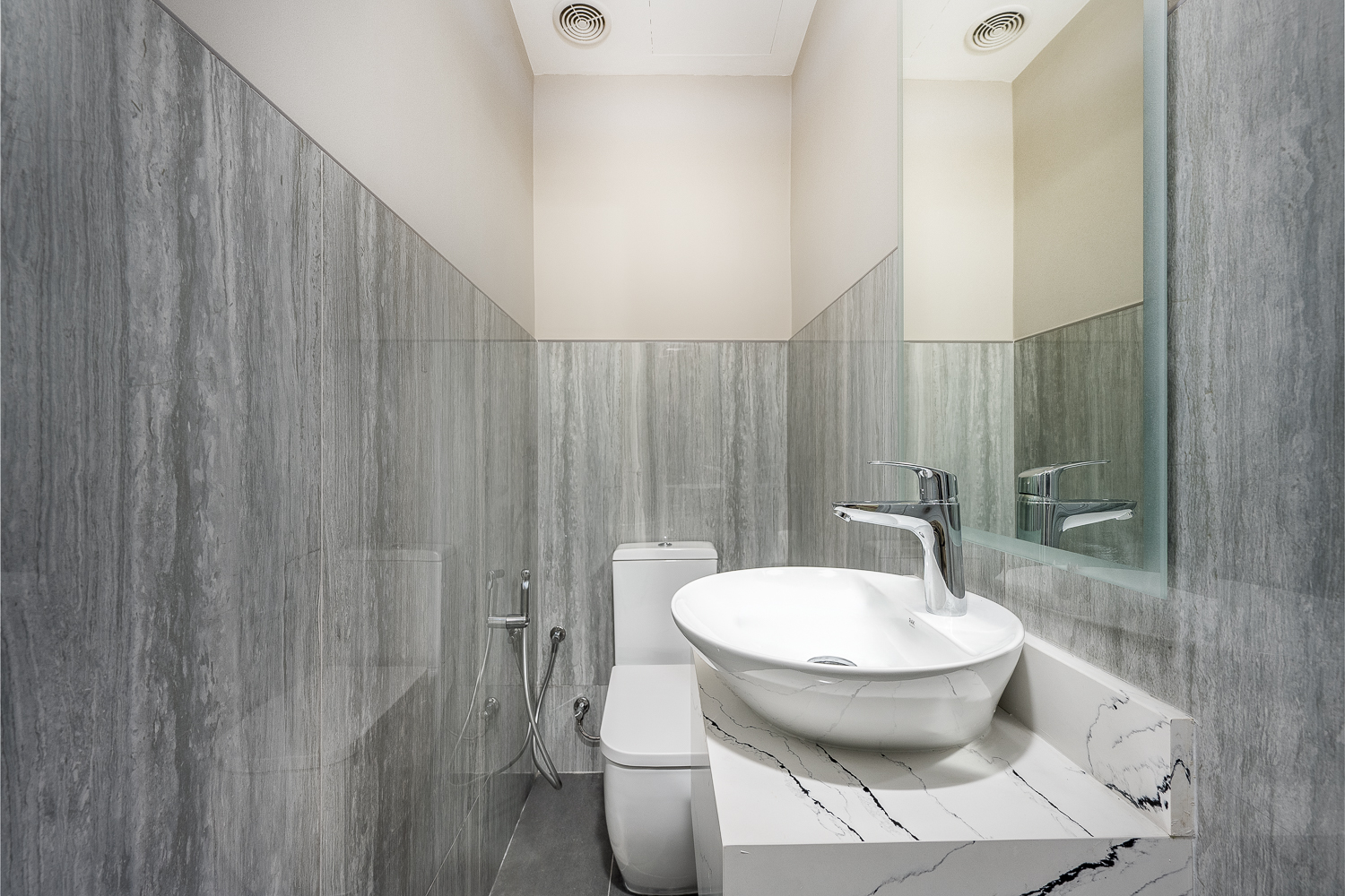 2 Bedrooms Apartment in Emerald Residence, Dubai Marina