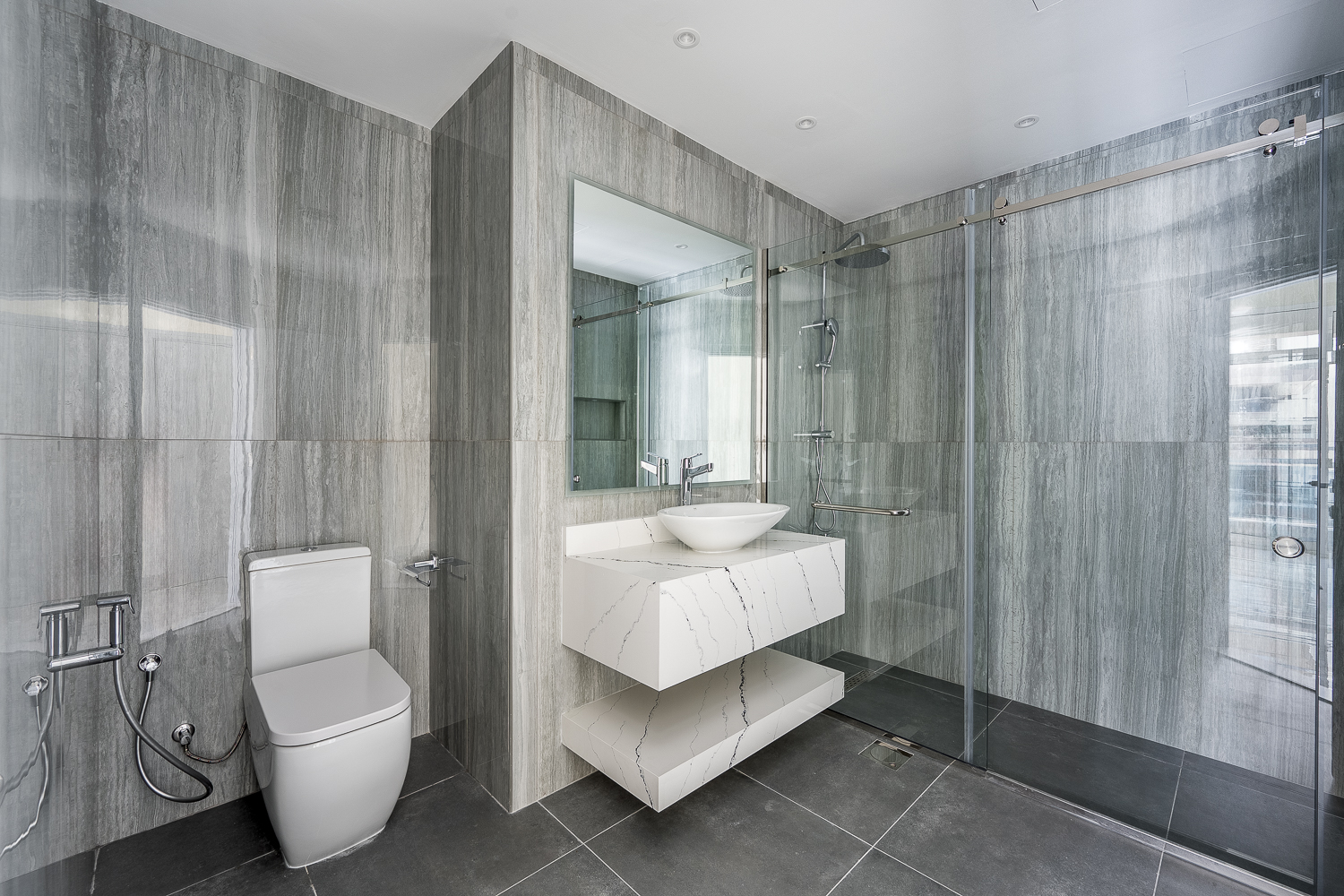 2 Bedrooms Apartment in Emerald Residence, Dubai Marina