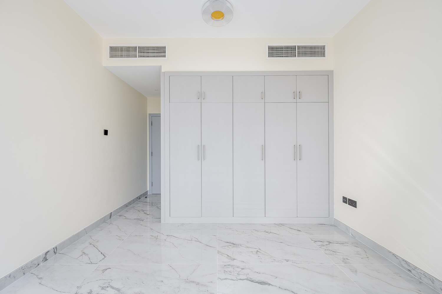 2 Bedrooms Apartment in Emerald Residence, Dubai Marina