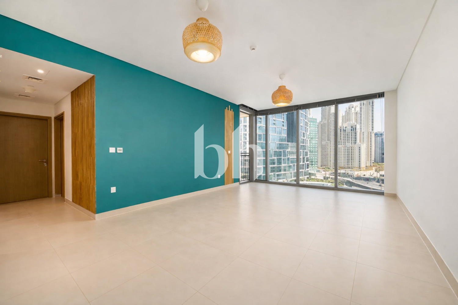 End of March | Sea view | Chiller free