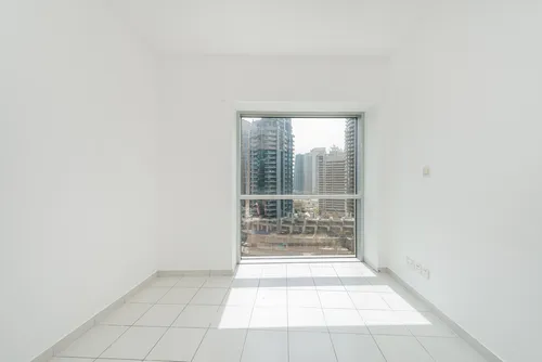 3 Bedrooms Apartment in Marina Tower