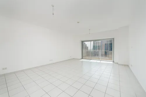 3 Bedrooms Apartment in Marina Tower