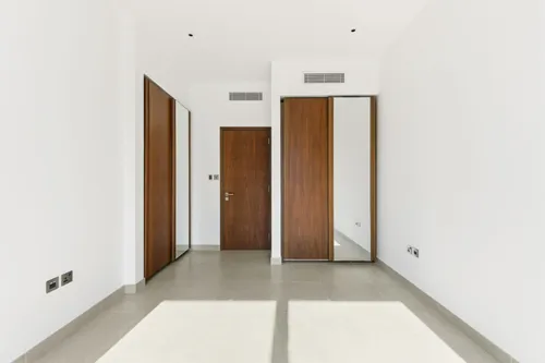 2 Bedrooms Apartment in Marina Gate 1