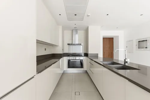 2 Bedrooms Apartment in Marina Gate 1