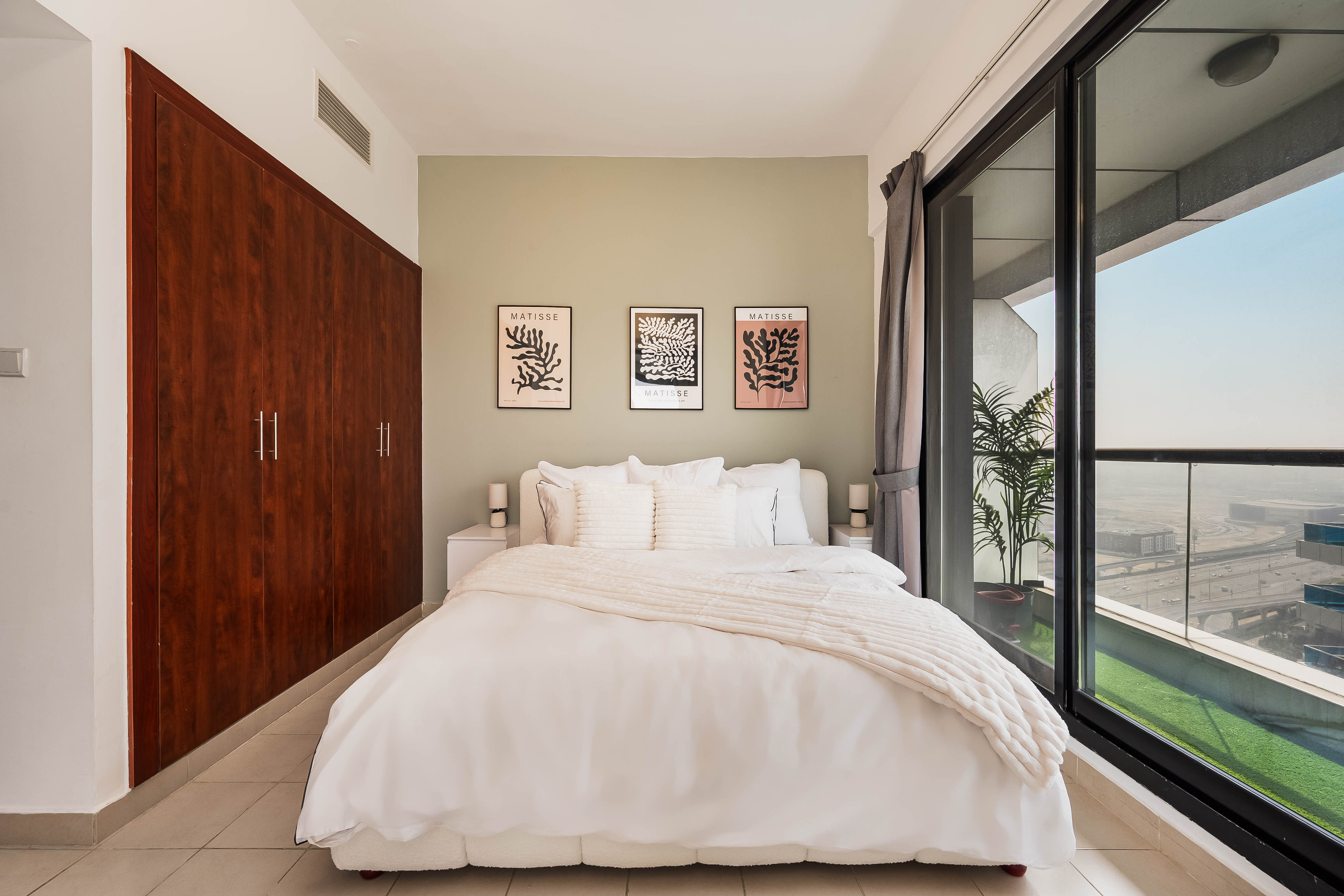 1 Bedroom Apartment in Escan Tower