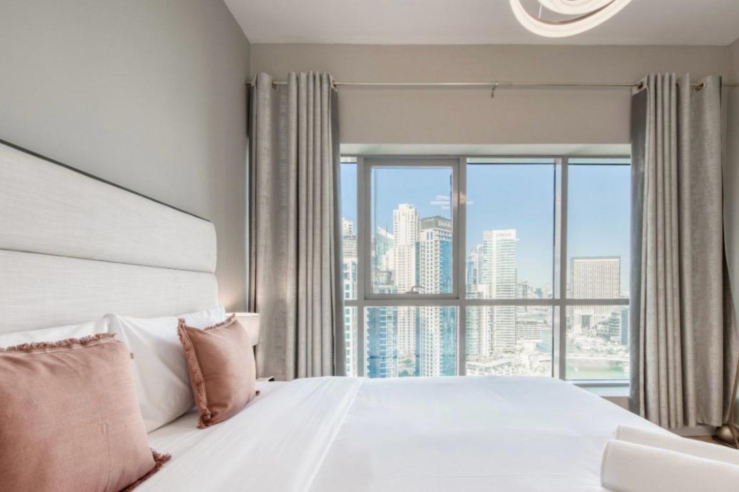 2 Bedrooms Apartment in The Point