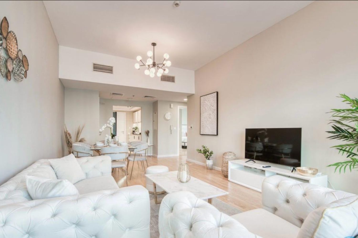 2 Bedrooms Apartment in The Point