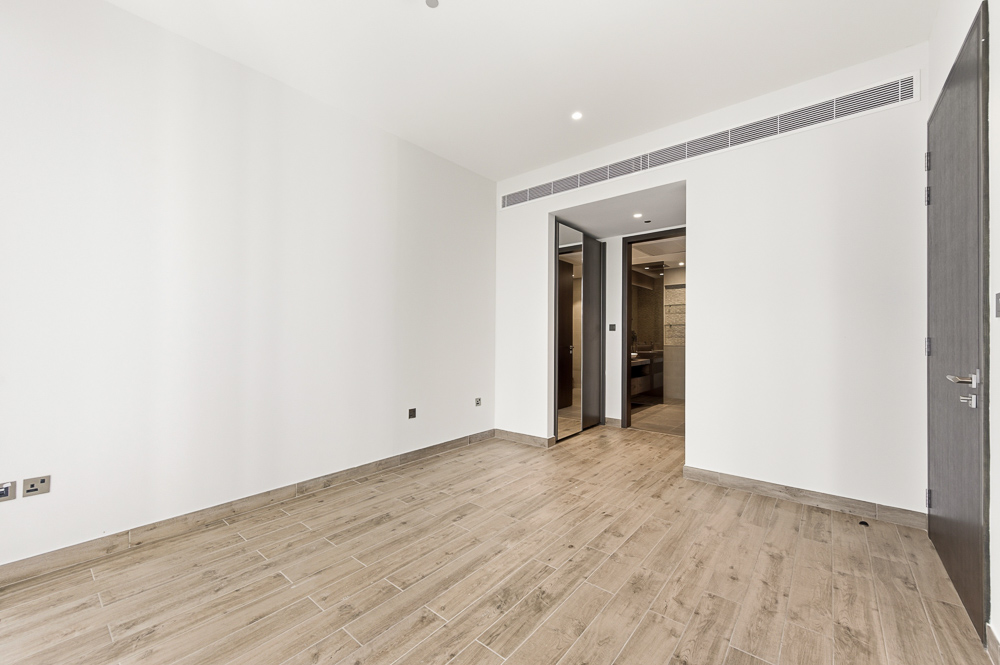 2 Bedrooms Apartment in Jumeirah Living Marina Gate