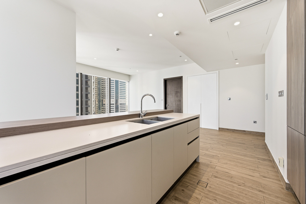 2 Bedrooms Apartment in Jumeirah Living Marina Gate