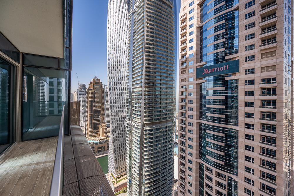 2 Bedrooms Apartment in Jumeirah Living Marina Gate