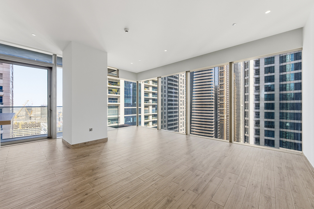 2 Bedrooms Apartment in Jumeirah Living Marina Gate